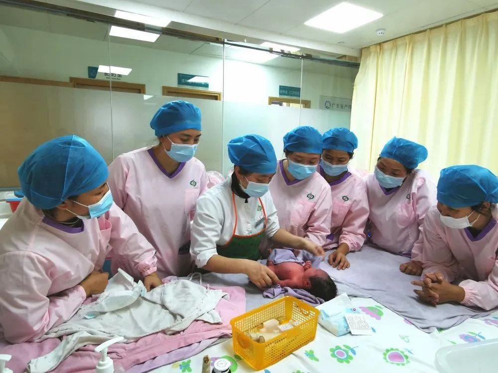 乐至县妇婴监护型护送